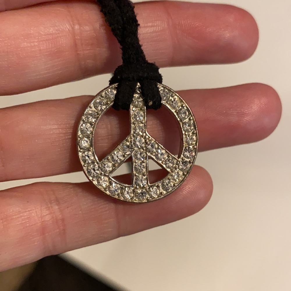 Avon peace sign necklace - Picture 4 of 5
